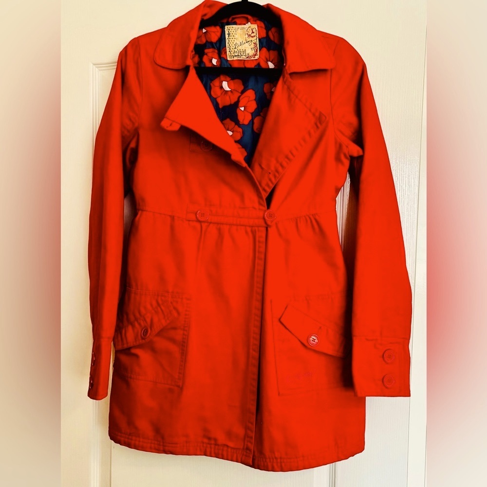 Hard to find - Canvas Poppy Quilted Lining coat with many beautiful details.